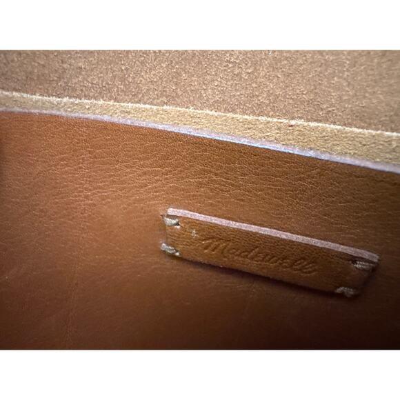 Madewell The Abroad Leather Shoulder Bag in Toffee - Picture 8 of 10